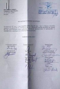 Потпис Маринике Тепић Чобану(претпоследњи) на антисрпској резолуцији о Сребреници